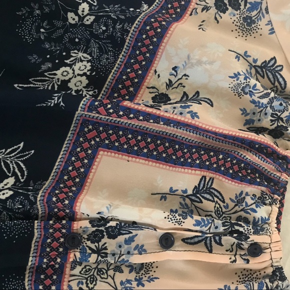 Patterned, Off-Shoulder Blouse - Picture 5 of 5